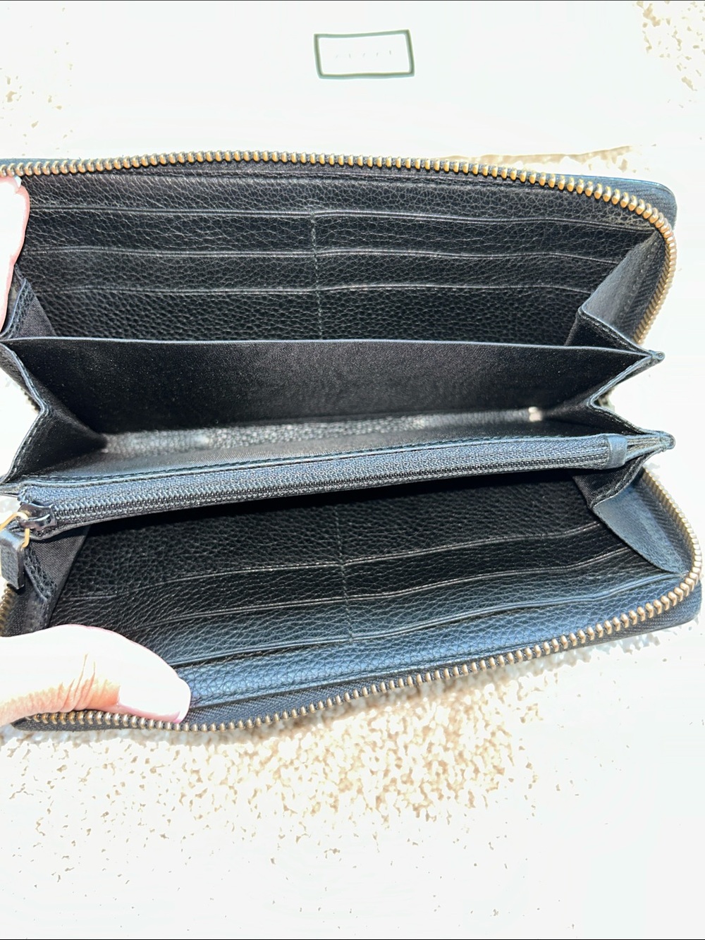 Gucci Black Leather Zip Wallet with Green-Red Stripe - Picture 8 of 16